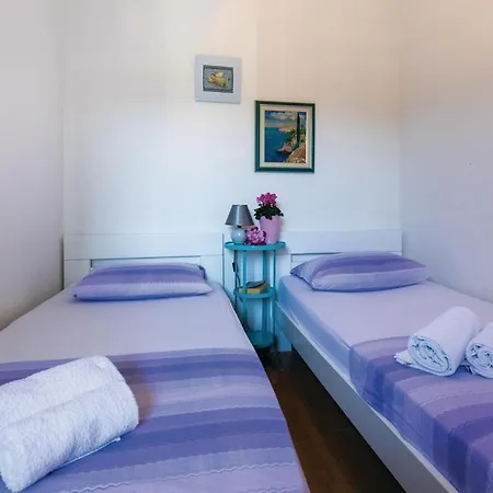 Apartman Three-bedroom In Duboka *